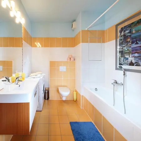 Apartment Vodni With Parking Brno Room photo