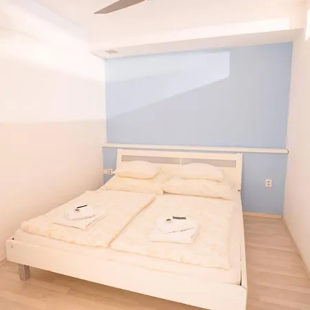 Apartment Vodni With Parking Brno Exterior photo